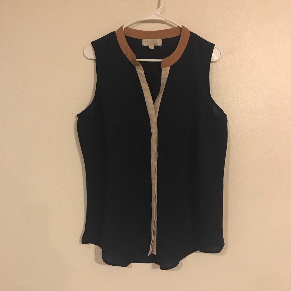 Olive & Oak navy, tan, & cream sleeveless blouse
